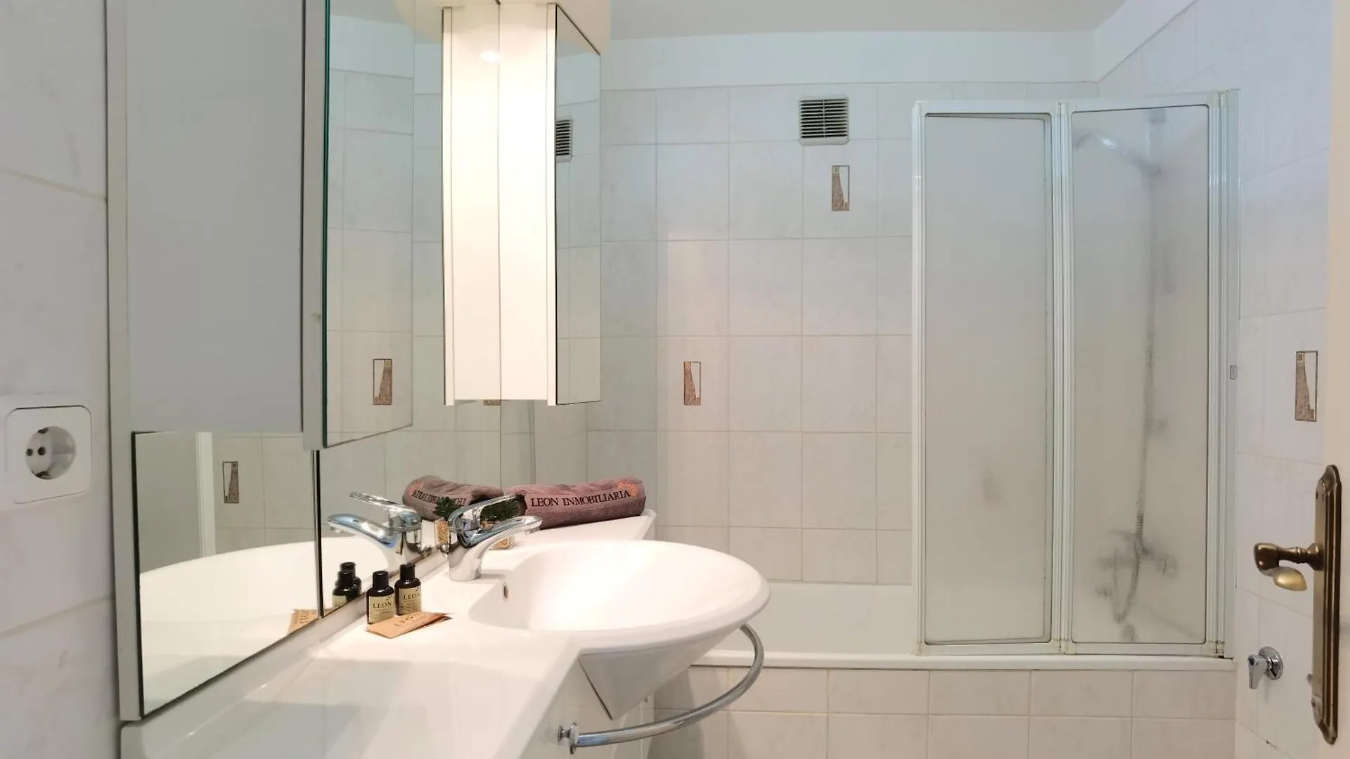 Leon Inmo Apartment Regina - 15762 Empuriabrava