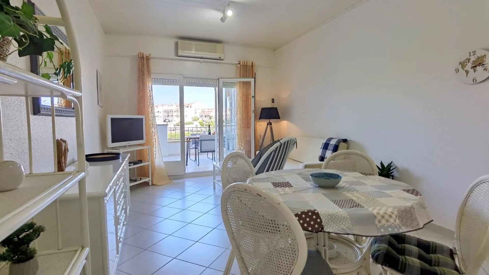 Leon Inmo Apartment Regina - 15762 Empuriabrava 0*,  Hiszpania