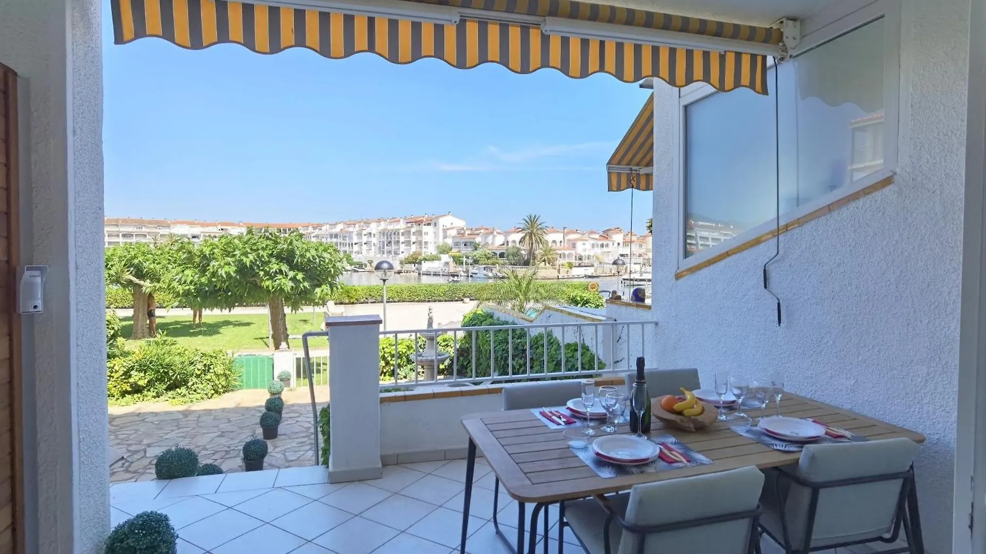 Leon Inmo Apartment Regina - 15762 Empuriabrava